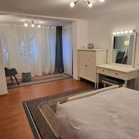 Cotroceni Accommodations Upstairs Bucureşti Ngoại thất bức ảnh