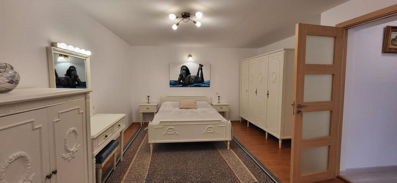 Cotroceni Accommodations Upstairs Bucureşti Ngoại thất bức ảnh